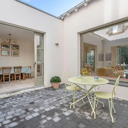 Hébergement de vacances Belle Maison - 300m Des Marais - 950m De La